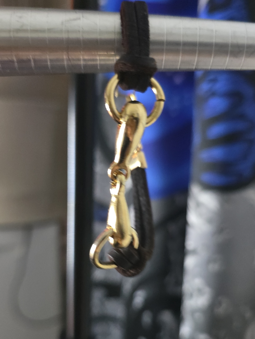 Source Unknown Brown Leather Strap Keychain with Gold Hardware